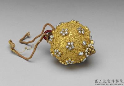 图片[2]-Gold overlay button inlaid with seed pearls, Qing dynasty, 18th-19th c., work of the Muslim regions-China Archive